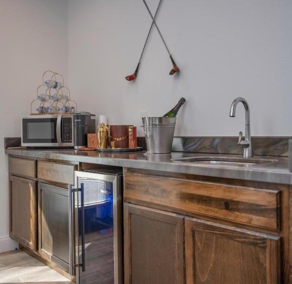 فندق Pebble Bay Club Suites