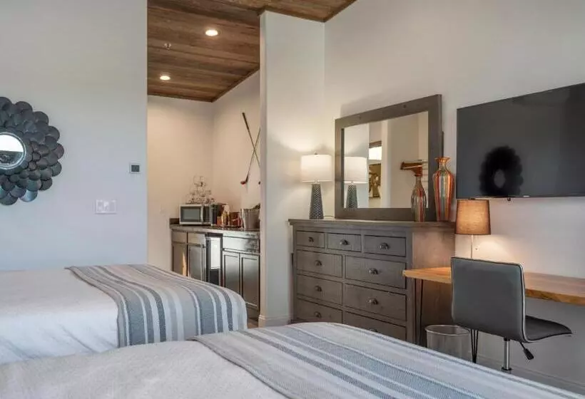 Hotelli Pebble Bay Club Suites