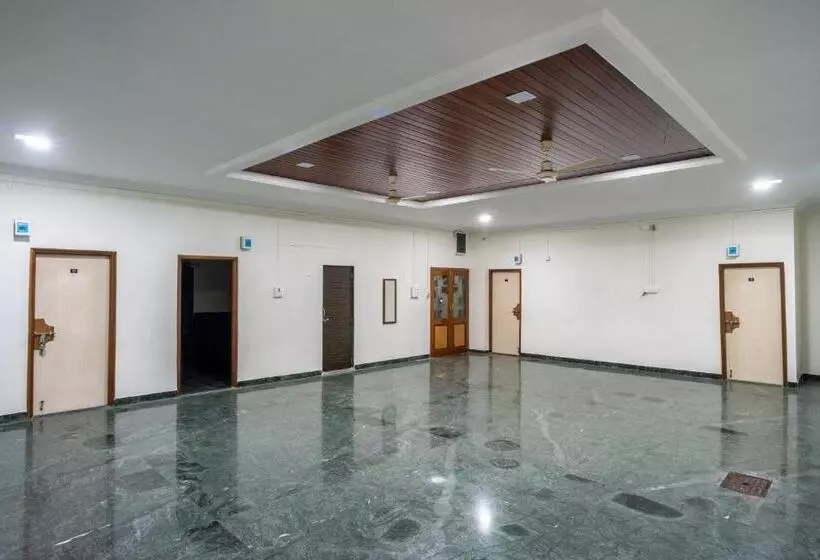 ホテル Rajgaurav Lodging
