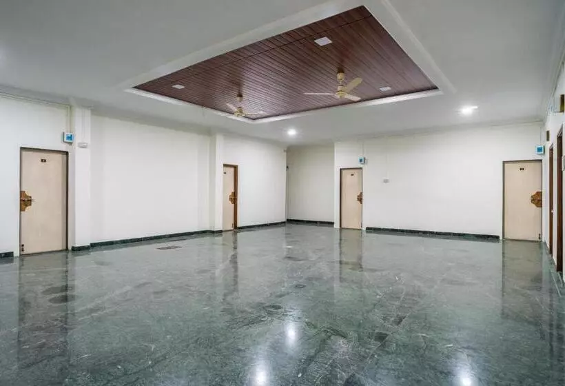 ホテル Rajgaurav Lodging
