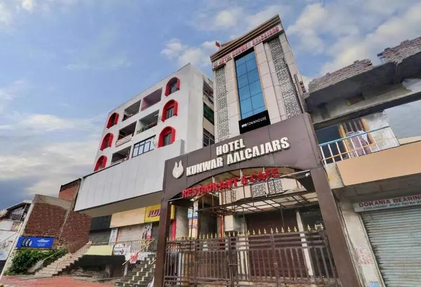 Hotelli Super Townhouse Kankarbagh Formerly Kunwar Alcajars