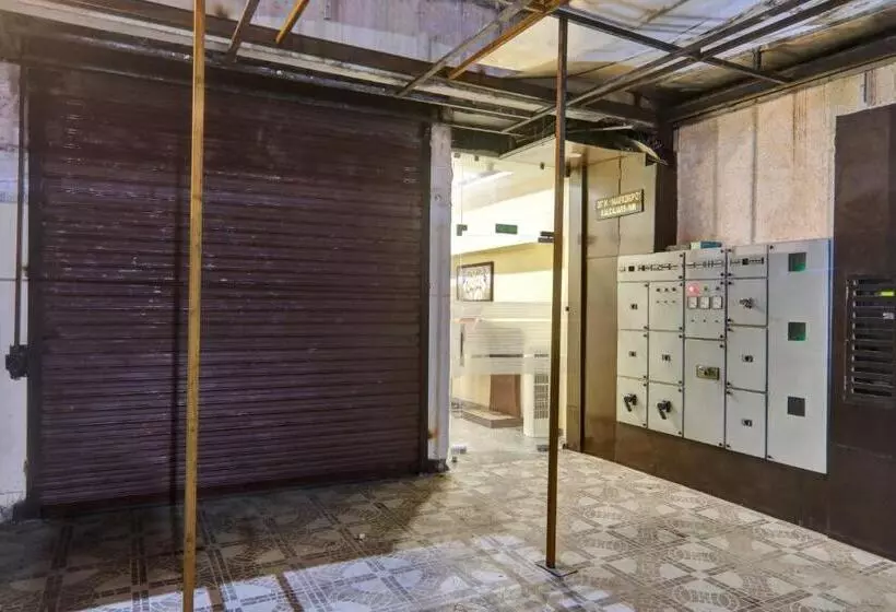 Hotelli Super Townhouse Kankarbagh Formerly Kunwar Alcajars