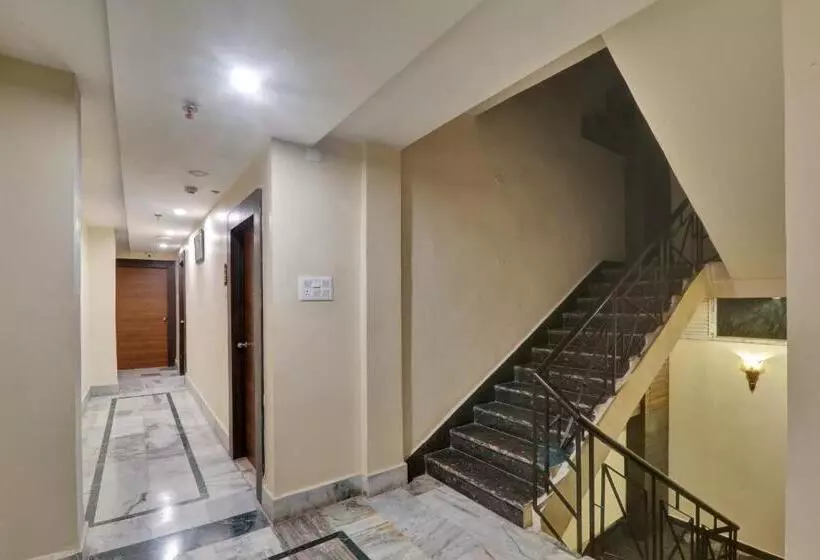 Hotelli Super Townhouse Kankarbagh Formerly Kunwar Alcajars