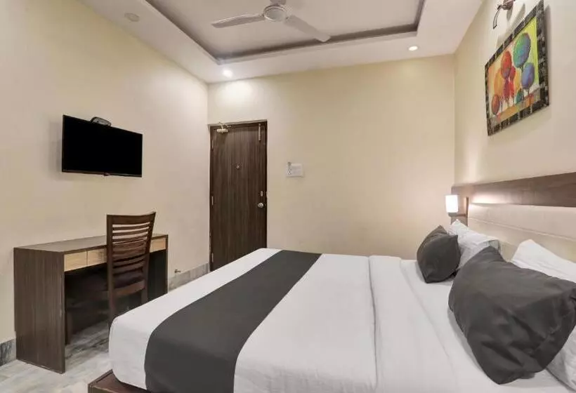 Hotelli Super Townhouse Kankarbagh Formerly Kunwar Alcajars