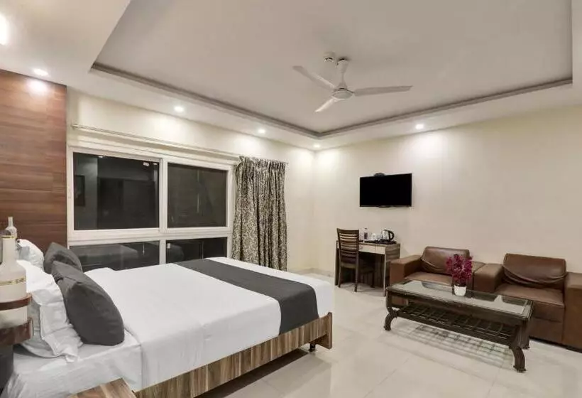 Hotelli Super Townhouse Kankarbagh Formerly Kunwar Alcajars
