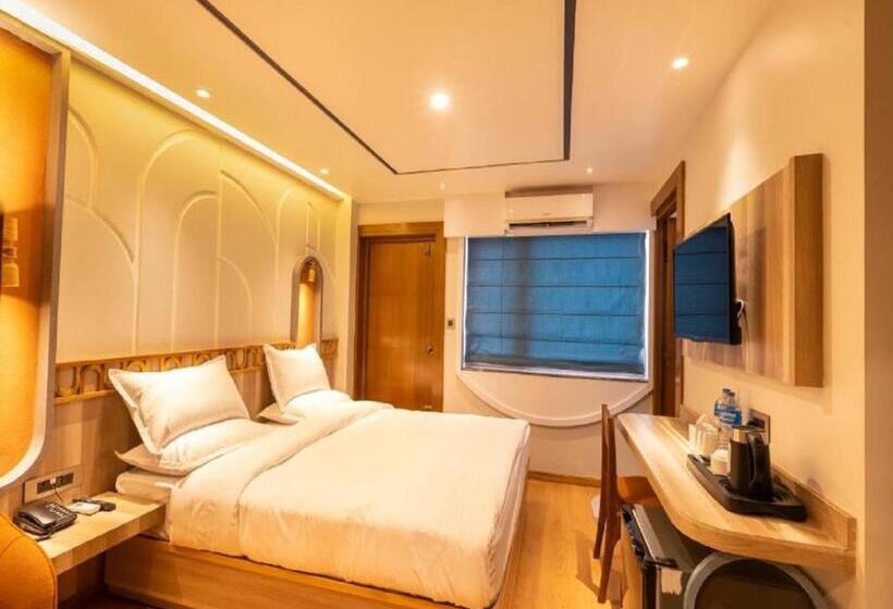 Hotel Teo Suites International Airport