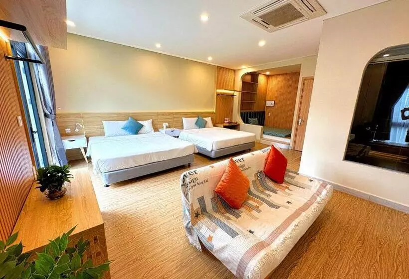هتل The Sol Homestay