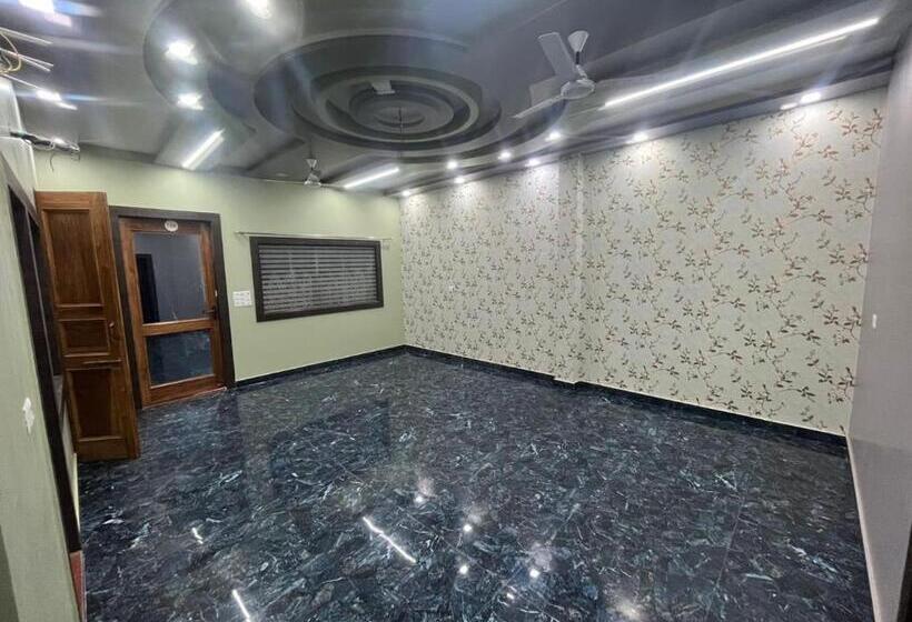 Hotel Vaishnavi Dham