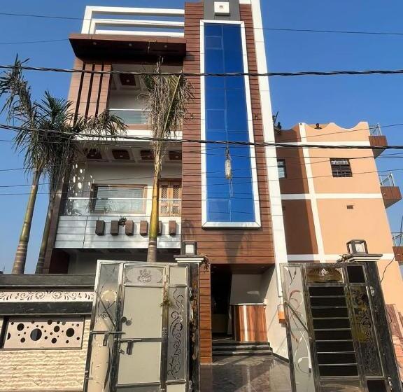 Hotel Vaishnavi Dham