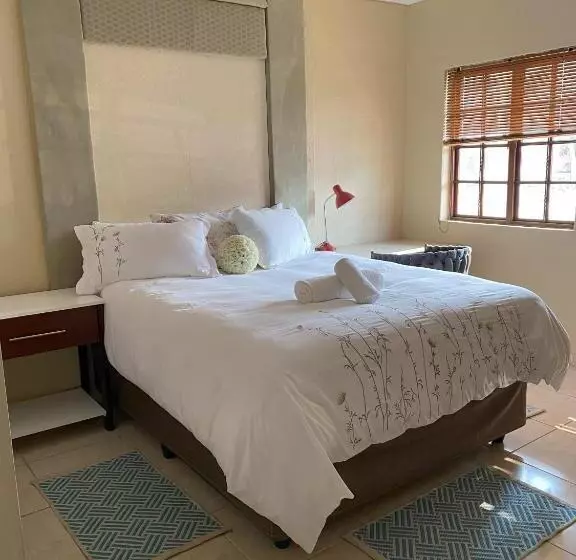 ペンション Lizzards Villa Guest House