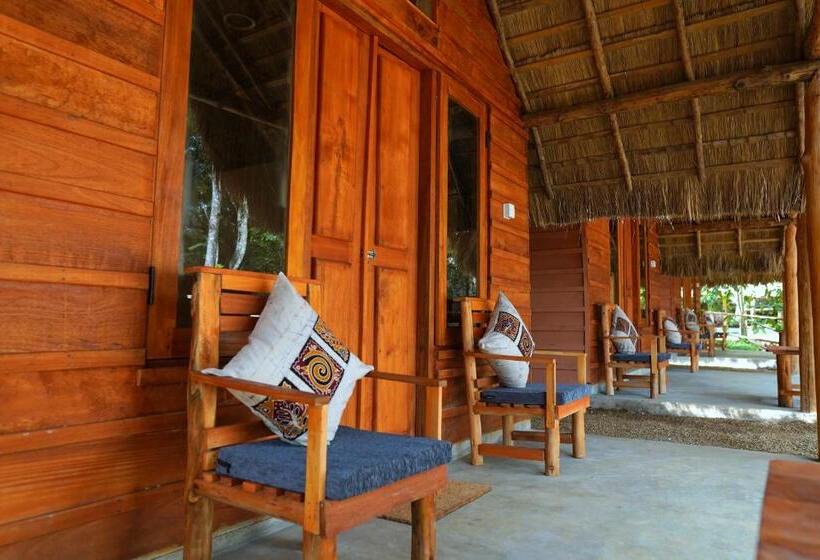 Resort Gaga Bees Ella