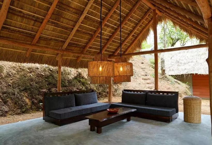 Lomakeskus Gaga Bees Ella