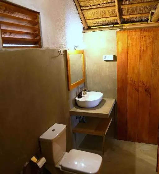 Lomakeskus Gaga Bees Ella