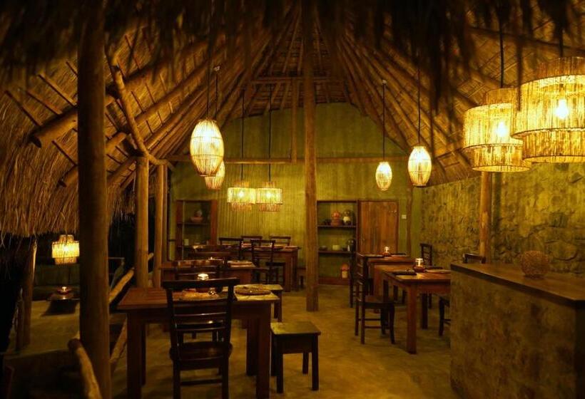 Resort Gaga Bees Ella