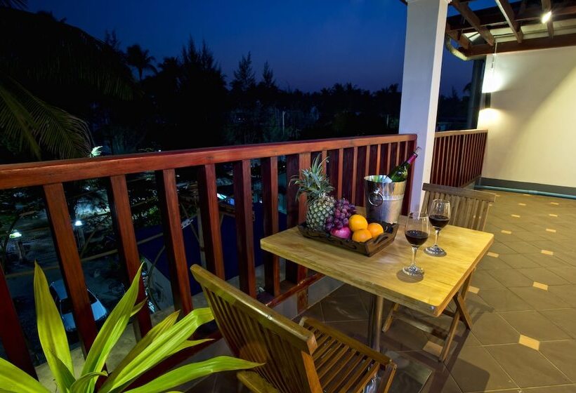 تختخواب و صبحانه Seasons Boutique Lodge  Ngapali