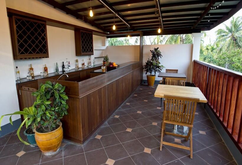 تختخواب و صبحانه Seasons Boutique Lodge  Ngapali