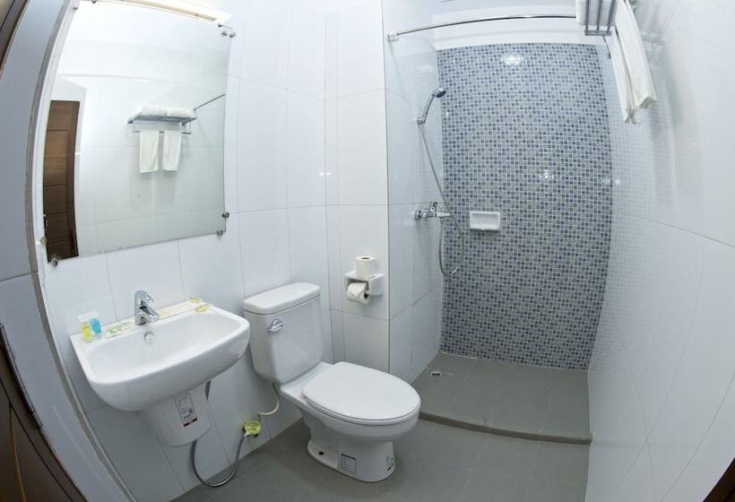 تختخواب و صبحانه Seasons Boutique Lodge  Ngapali