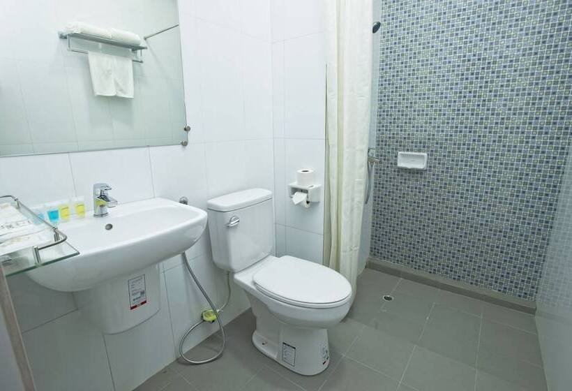 تختخواب و صبحانه Seasons Boutique Lodge  Ngapali