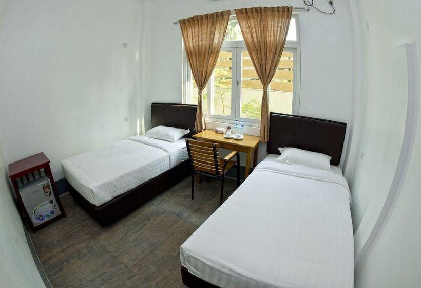 تختخواب و صبحانه Seasons Boutique Lodge  Ngapali