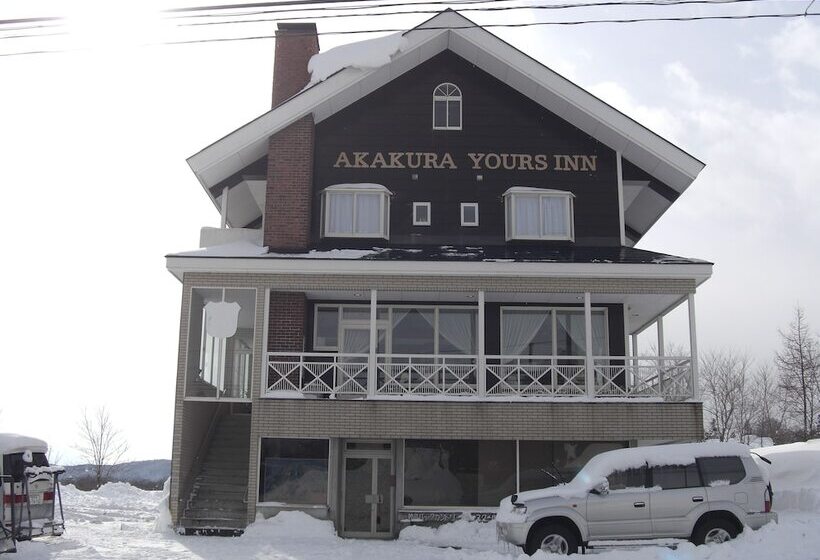 هتل Akakura Yours Inn