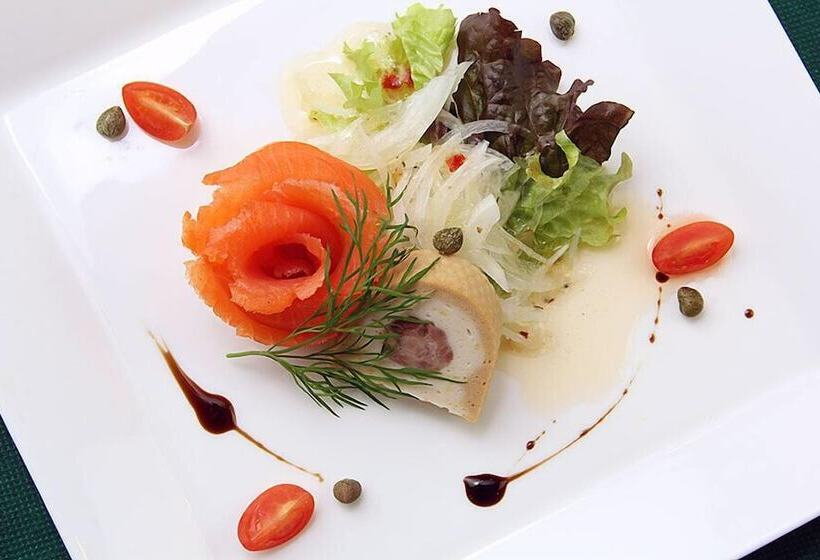 هتل Akakura Yours Inn