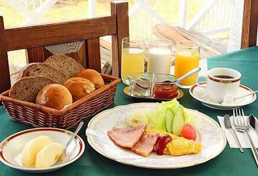 هتل Akakura Yours Inn