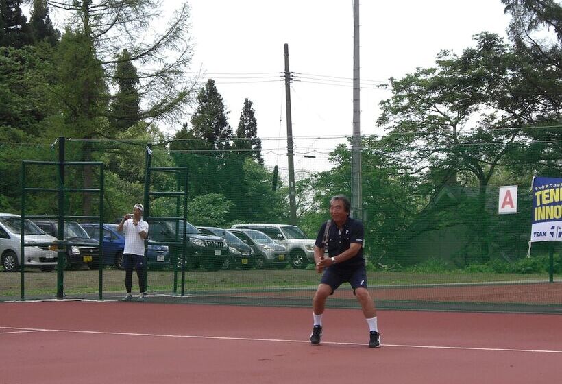 هتل Akakura Yours Inn