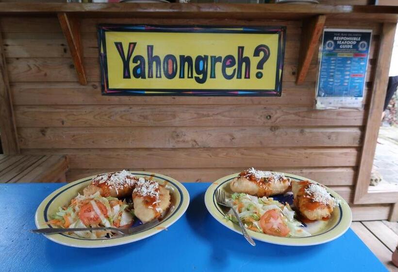 هتل Chillies And Native Sons Diving