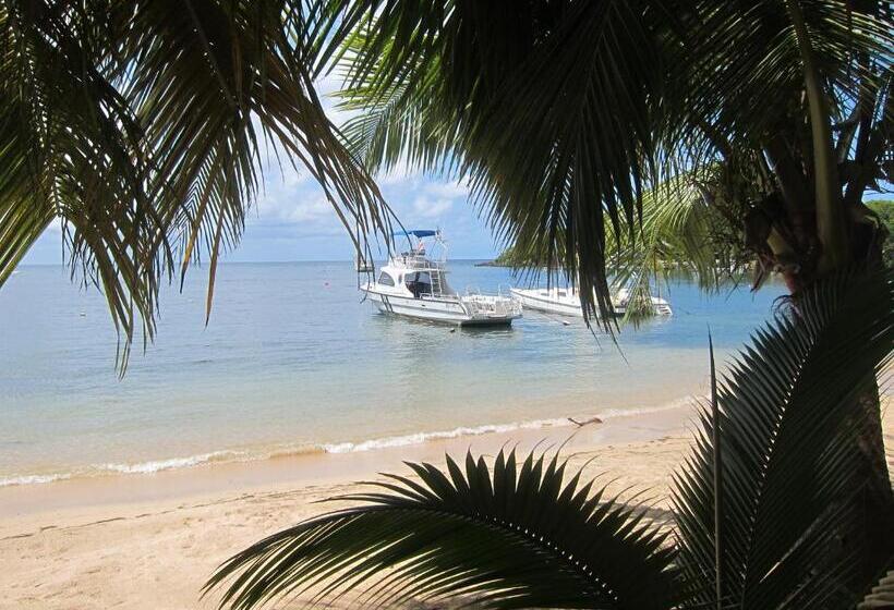 هتل Chillies And Native Sons Diving