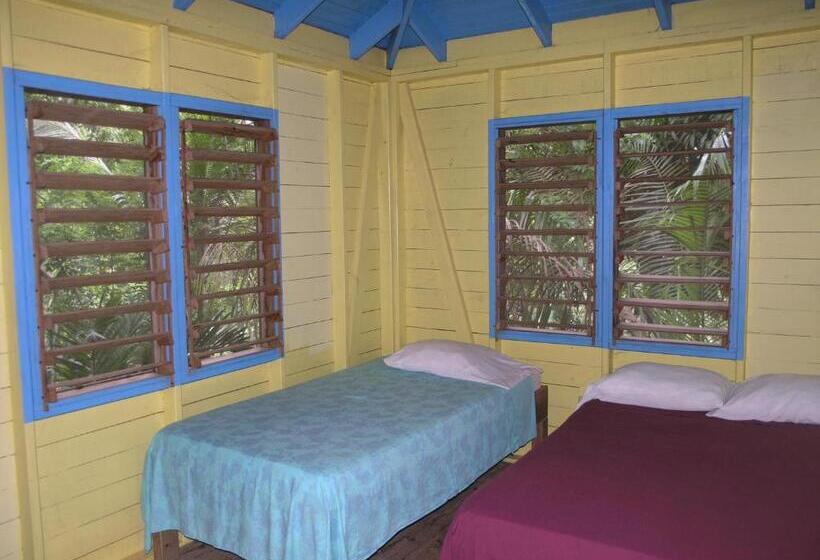 هتل Chillies And Native Sons Diving