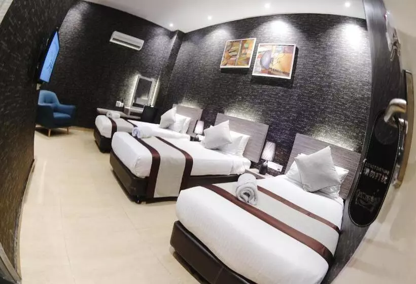 Hotel Here