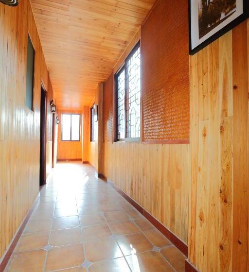 Otel Longji Holiday