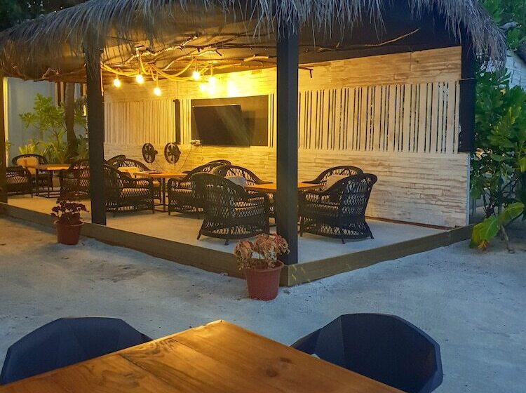 פנסיון Seven Corals