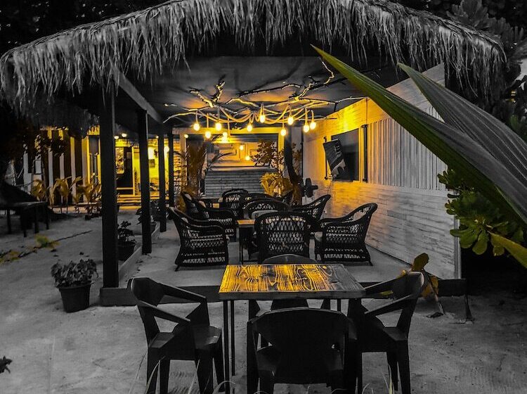 פנסיון Seven Corals