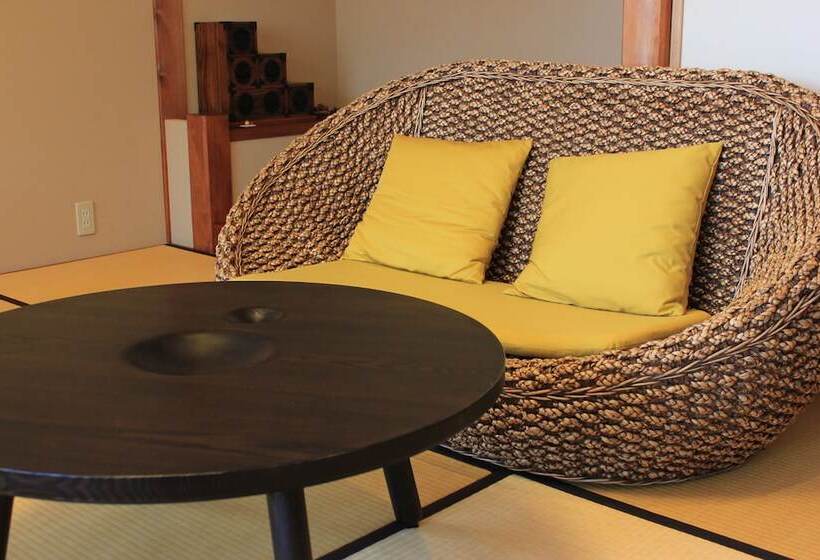 ריוקאן Hatsune