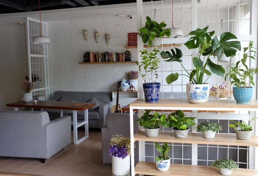 Wudang International Youth Hostel