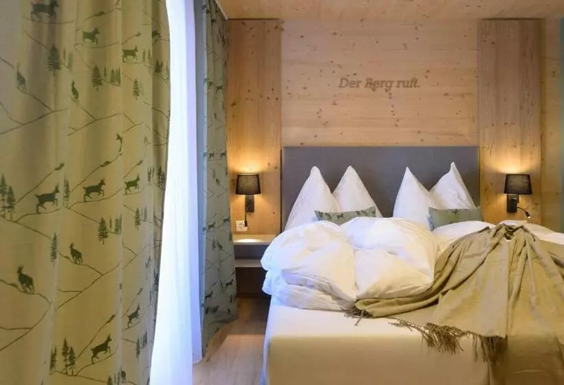 Alphotel Biel Kinzig   Access By Cable Car Only!