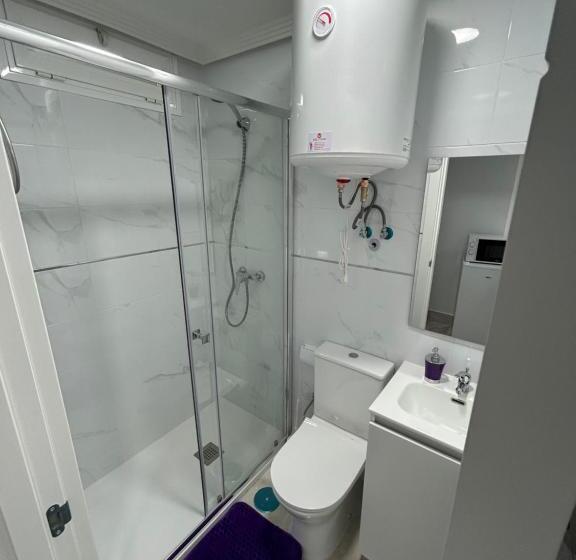 צימר Habitaciónes Doble Con Baño Privado En El Centro De Madrid