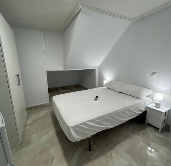 צימר Habitaciónes Doble Con Baño Privado En El Centro De Madrid