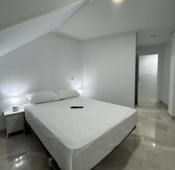 צימר Habitaciónes Doble Con Baño Privado En El Centro De Madrid