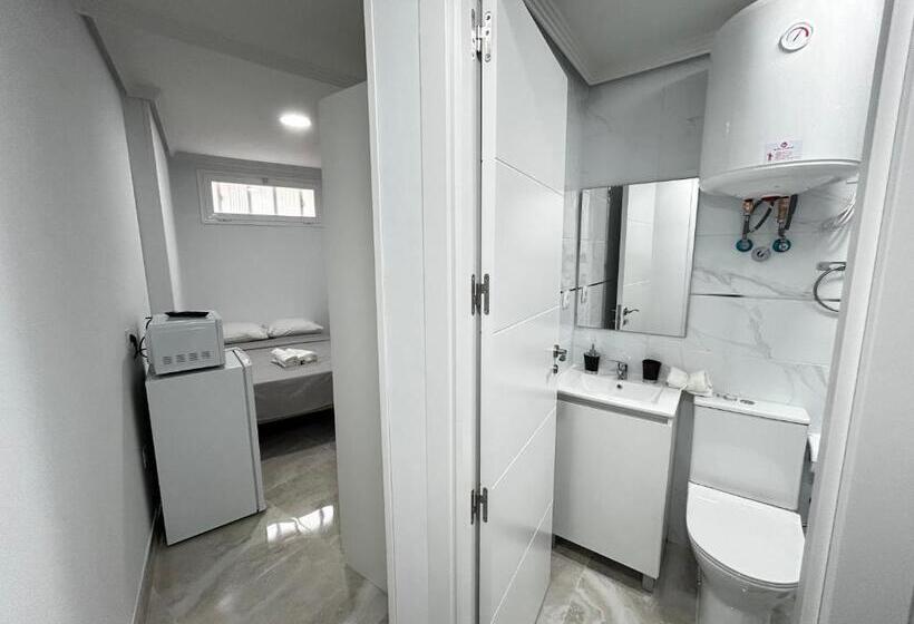 צימר Habitaciónes Doble Con Baño Privado En El Centro De Madrid