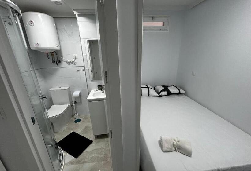 צימר Habitaciónes Doble Con Baño Privado En El Centro De Madrid