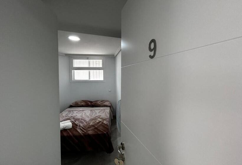 צימר Habitaciónes Doble Con Baño Privado En El Centro De Madrid