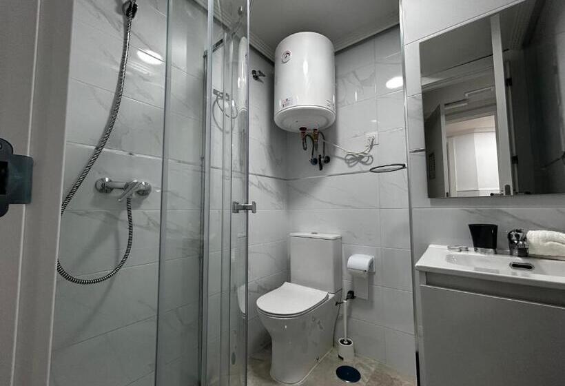 צימר Habitaciónes Doble Con Baño Privado En El Centro De Madrid