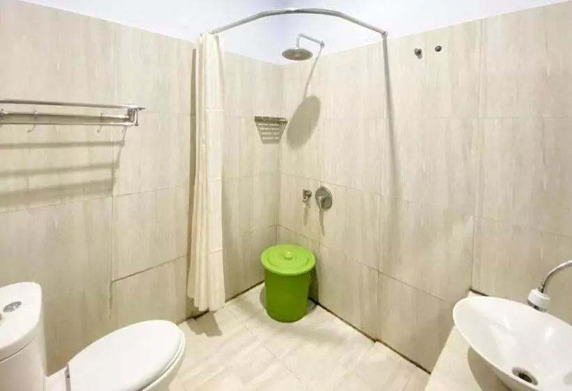 ホテル Ayi The Costel Syariah Bengkulu Mitra Reddoorz