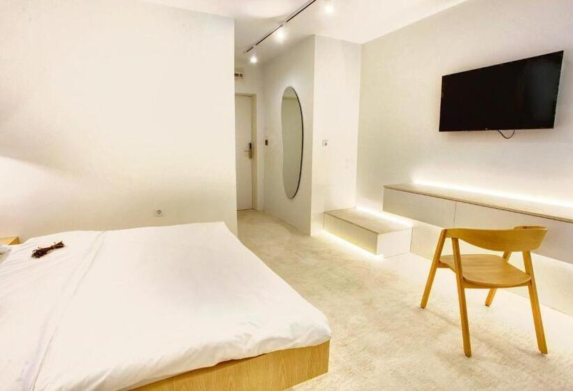 호텔 Hello Plovdiv