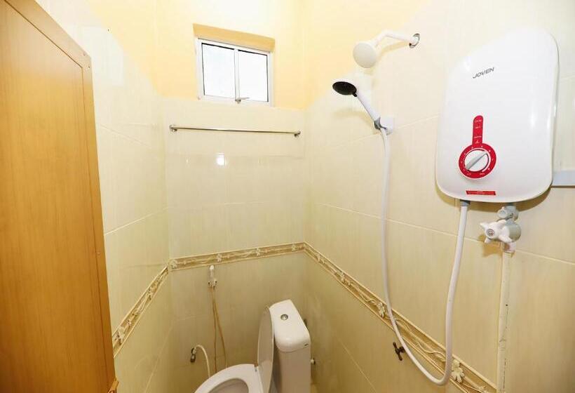 בית מלון כפרי Oyo 91004 Homestay Masjid At Taqwa