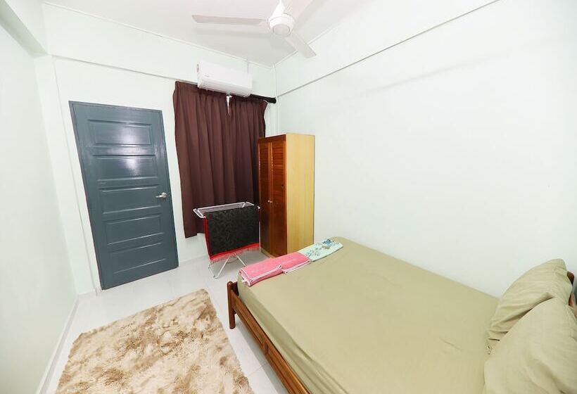 בית מלון כפרי Oyo 91004 Homestay Masjid At Taqwa