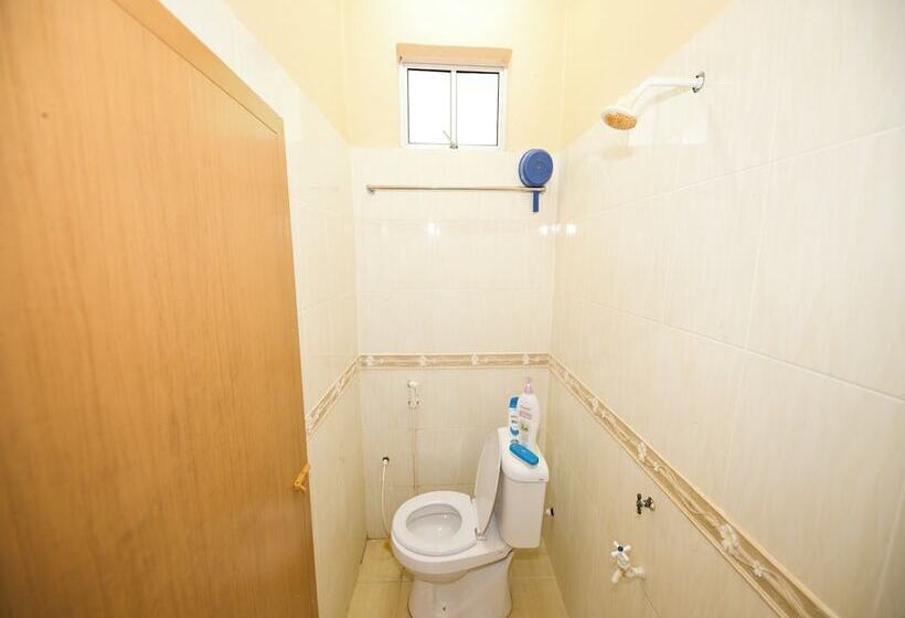 בית מלון כפרי Oyo 91004 Homestay Masjid At Taqwa