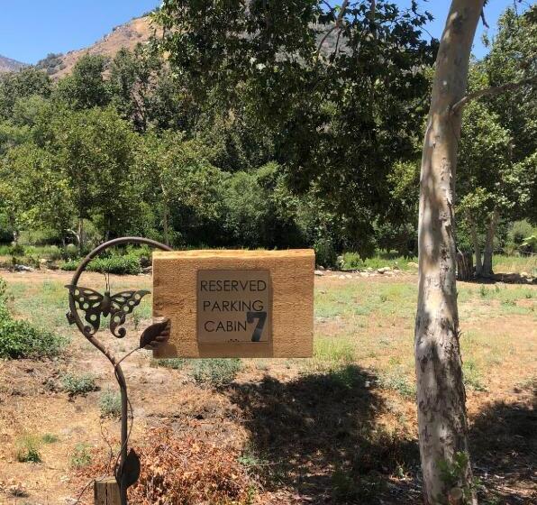 Hotel Sequoia River Front Cabins